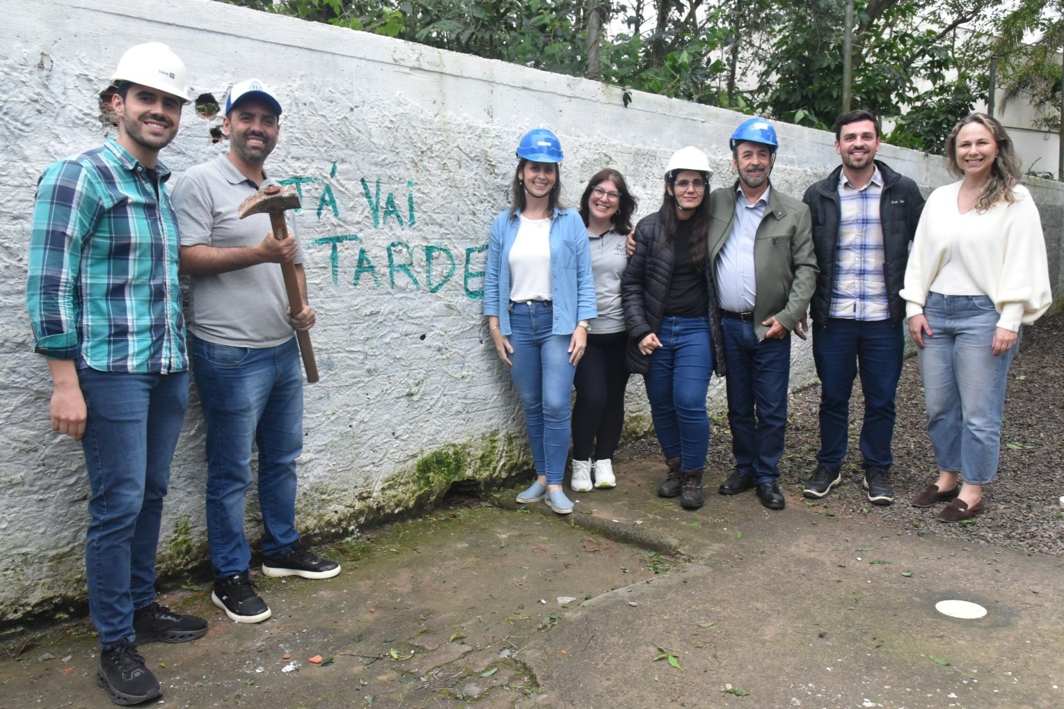 Visita à área que será incorporada à Escola Bom Jesus