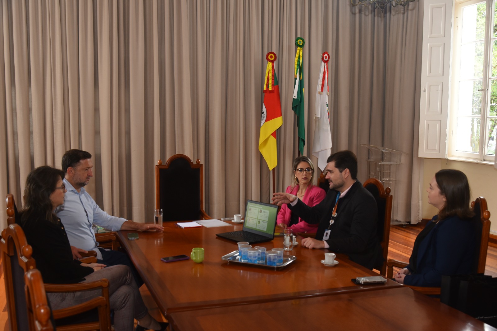 Reunião entre a Prefeitura e representantes do Senac no Palacinho